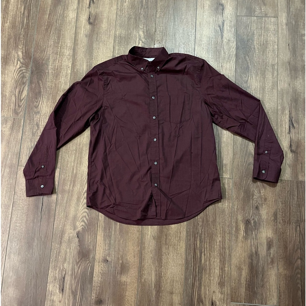 Old Navy Men’s Slim Fit Button Down Shirt